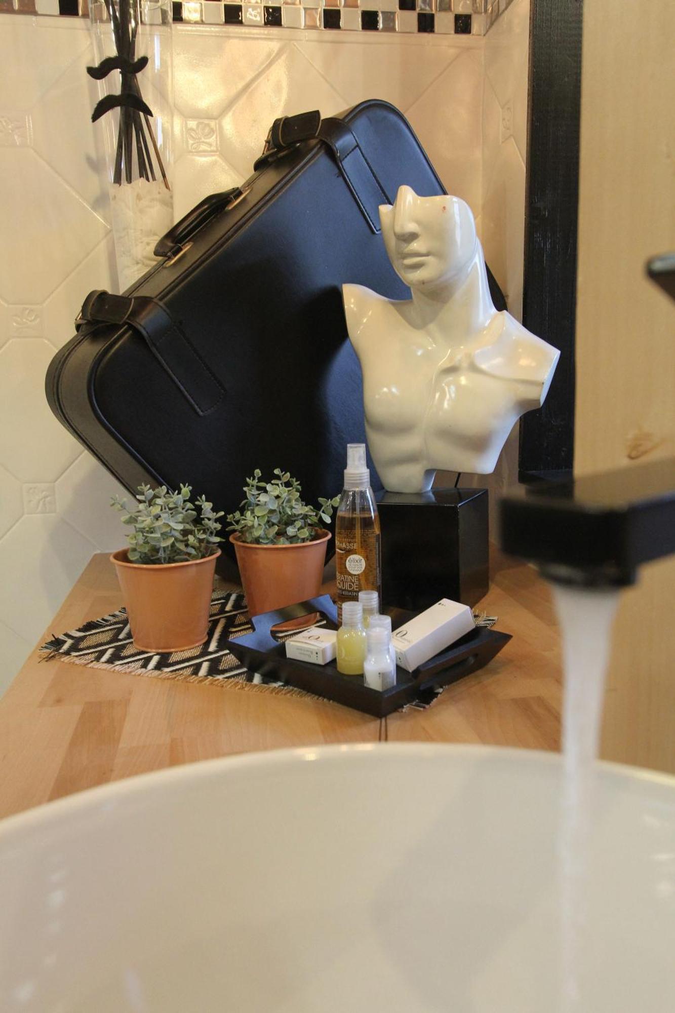 Taty Ginette Maison Et Table D'Hotes Marolles  Eksteriør billede